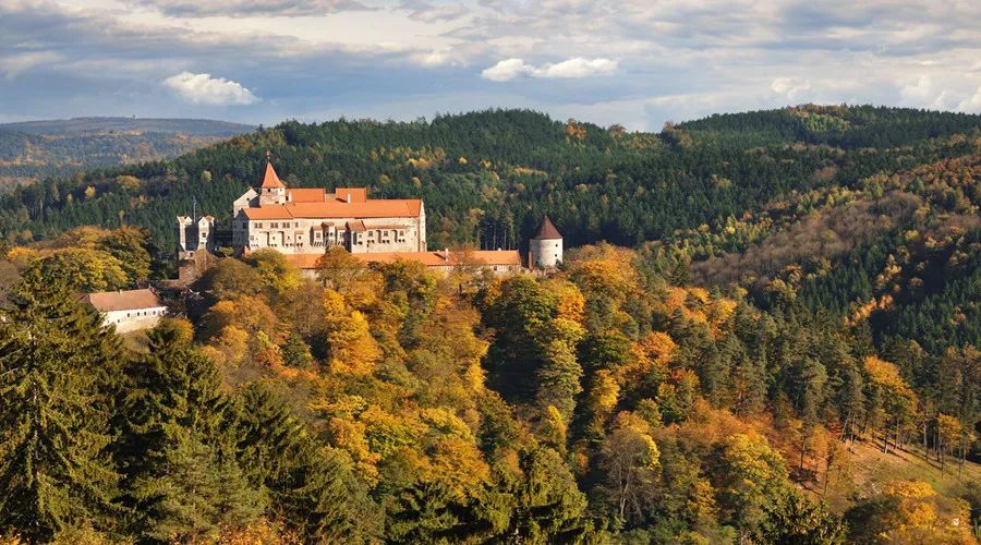 Najlepsze atrakcje turystyczne na wakacje w plenerze 2022