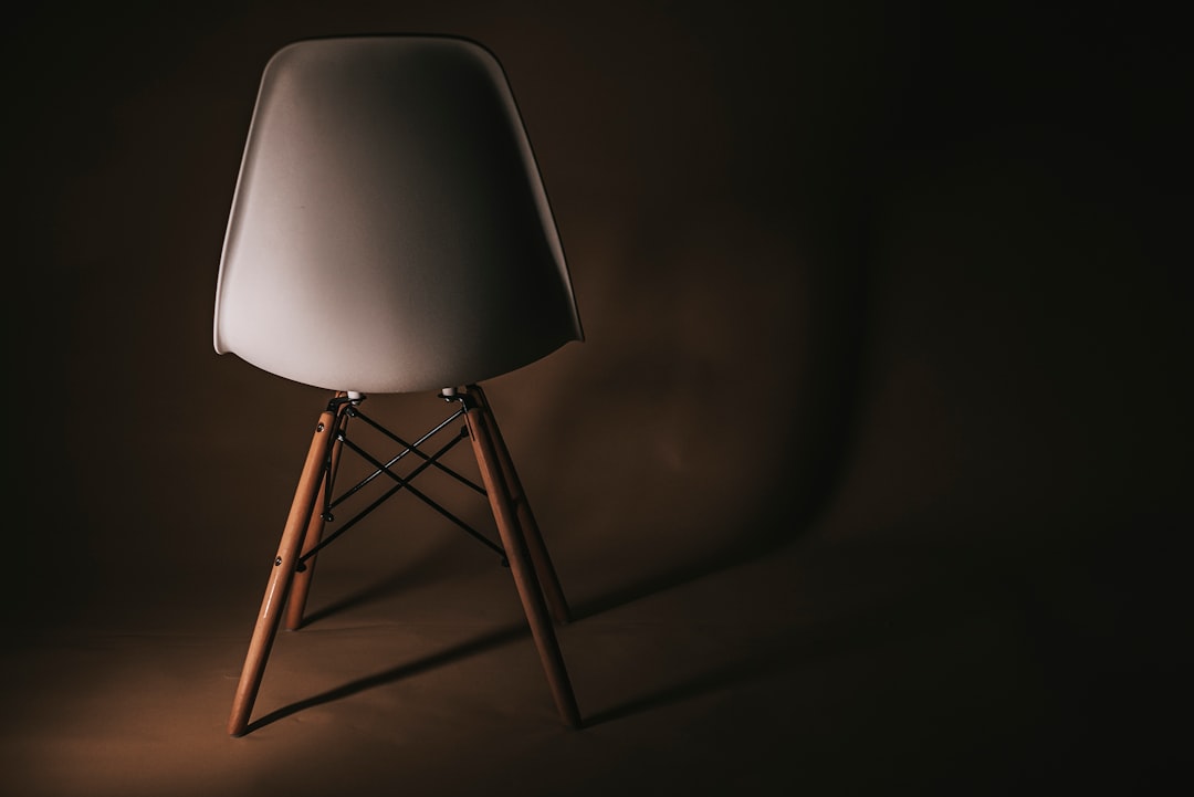 Photo Scandinavian Style Table Lamp
