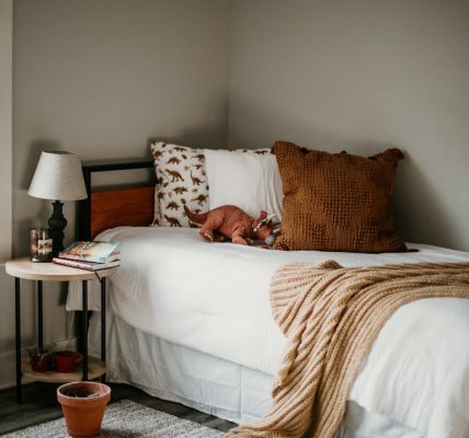 Photo Bedroom Table Lamp