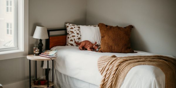 Photo Bedroom Table Lamp