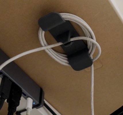 Photo Wireless charging magnetic desk lamp