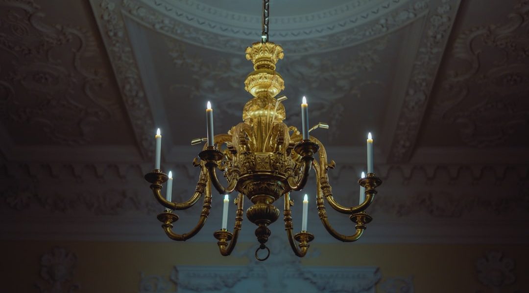 Photo Victorian style floor lamp